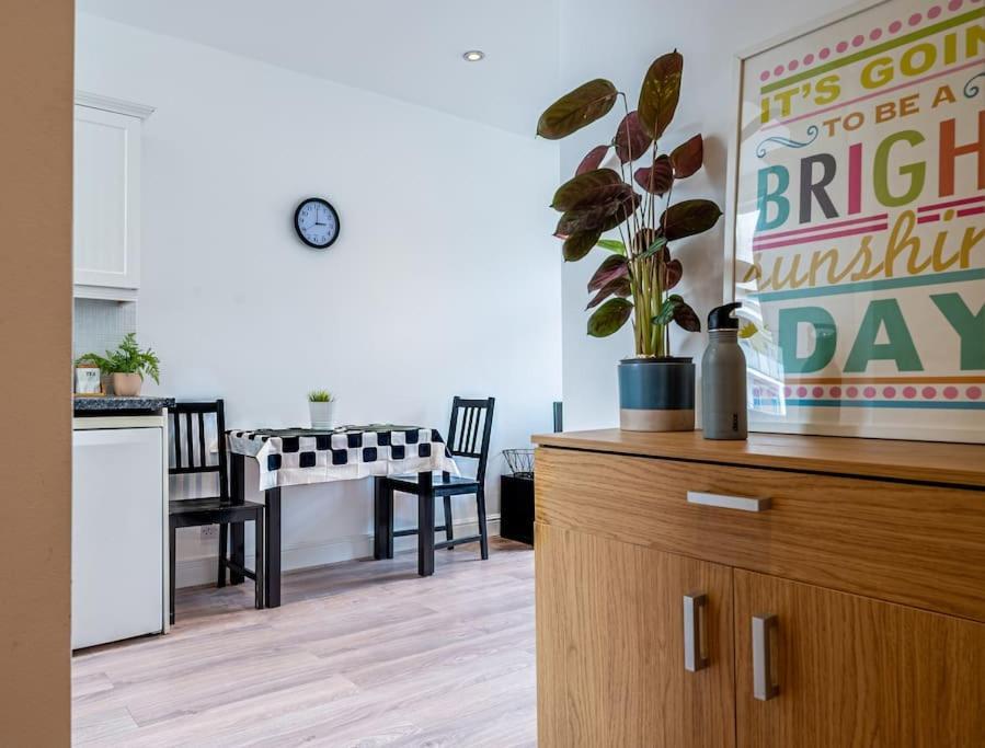 Cosy Flat In Central Ldn Payment To The Host Lägenhet London Exteriör bild